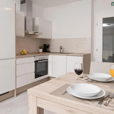 Punta Blu - Pool & 4* Премантура