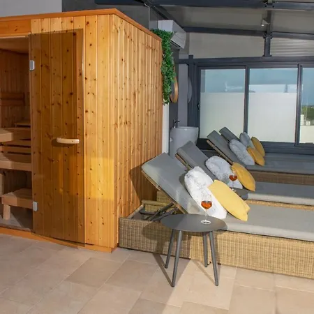 Punta Blu - Pool & Апарт-отель