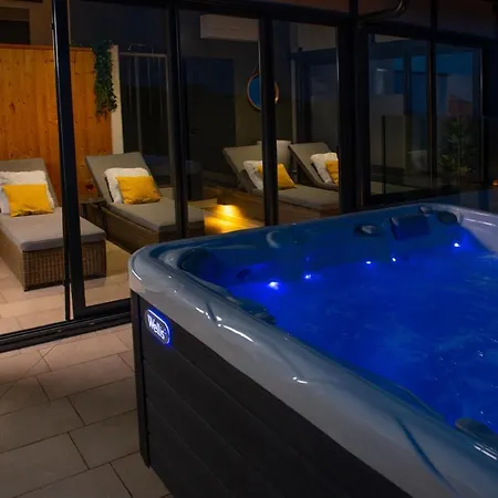 Punta Blu - Pool & 4*