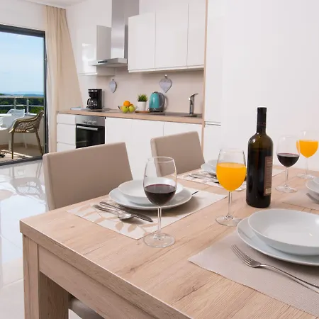 Lägenhetshotell Punta Blu - Pool & 4*