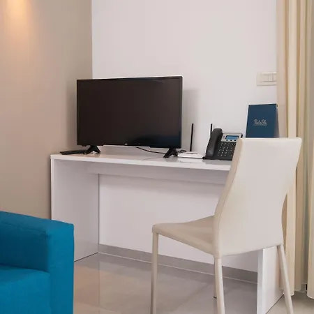 Punta Blu - Pool & Премантура