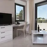 Punta Blu - Pool & Lägenhetshotell 4*