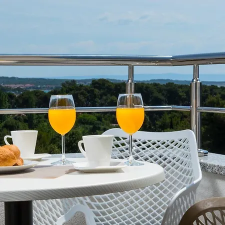 Punta Blu - Pool & Lägenhetshotell 4*