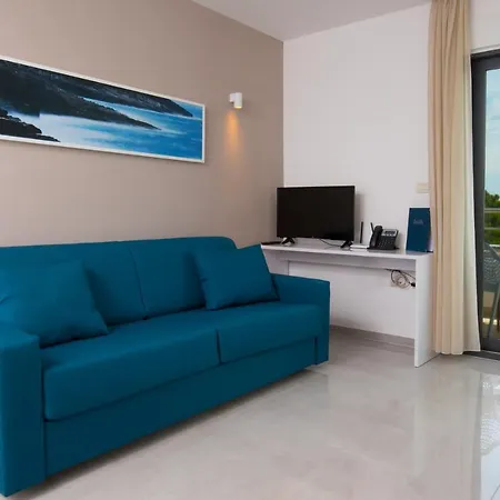 Punta Blu - Pool & Premantura