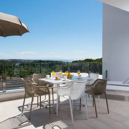 Punta Blu - Pool & Lägenhetshotell 4*