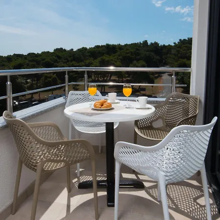 Punta Blu - Pool & Lägenhetshotell