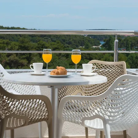 Apartahotel Punta Blu - Pool &