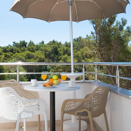 Punta Blu - Pool & Lägenhetshotell