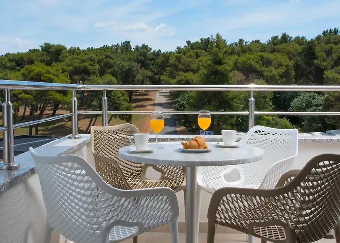 Punta Blu - Pool & 4*