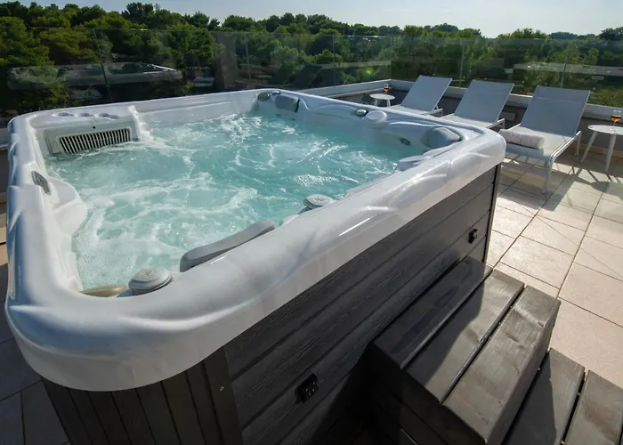 Aparthotel Punta Blu - Pool & Premantura