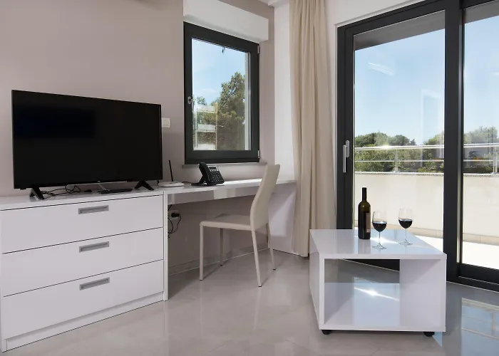 Punta Blu - Pool & Aparthotel 4*